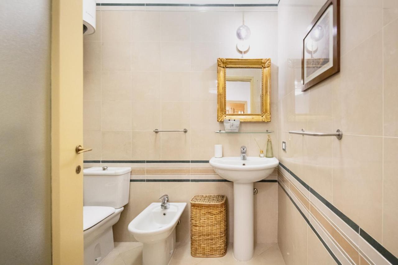 Easylife - Dimora Di Classe In Zona Conciliazione Milano Ngoại thất bức ảnh